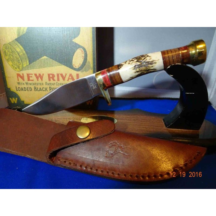 Couteau Frost Cutley Hunting Manche Bois de Cerf Lame Acier Inox Etui Cuir FTS169 - Livraison Gratuite