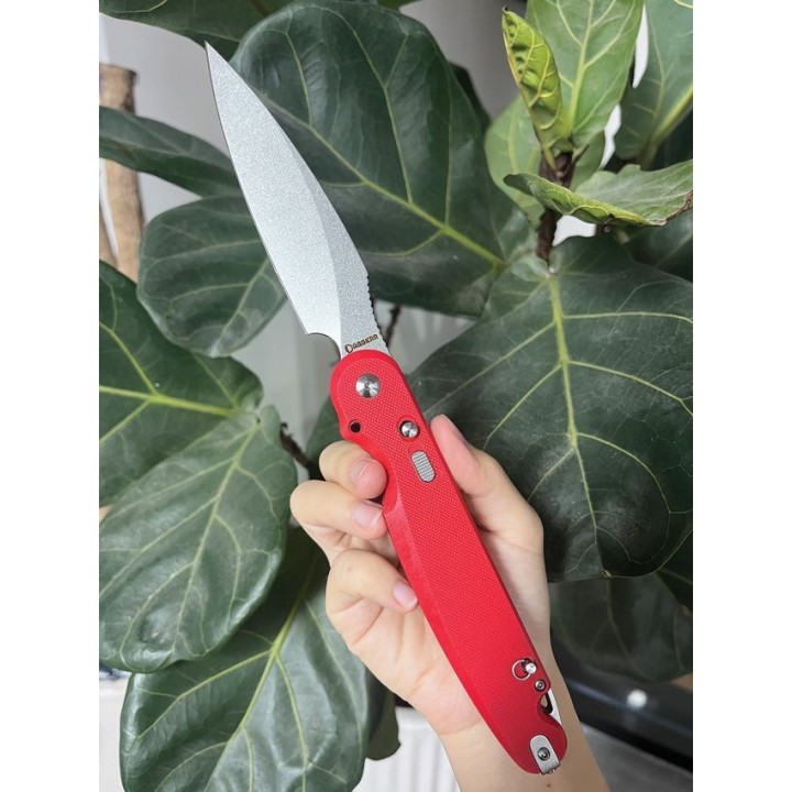 Couteau Pliant Daggerr Parrot Red Lame Acier VG-10 Manche G10 Button Lock Clip DGRFM031RDSW - Livraison Gratuite