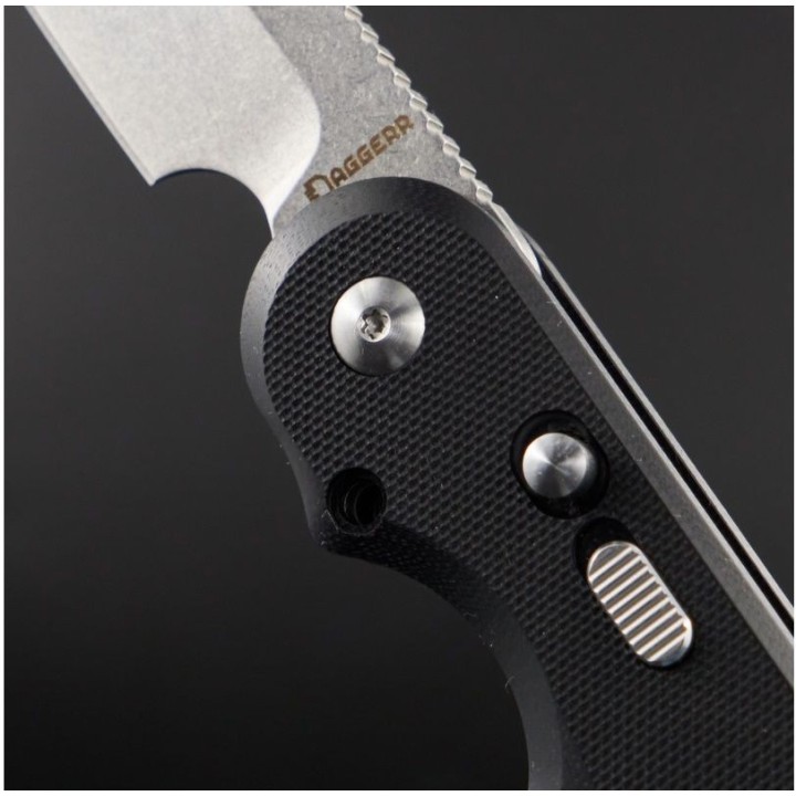 Couteau Daggerr Anaconda Black Lame Acier VG-10 Manche G10 Button Lock Clip DGRFM033BKSW - Livraison Gratuite