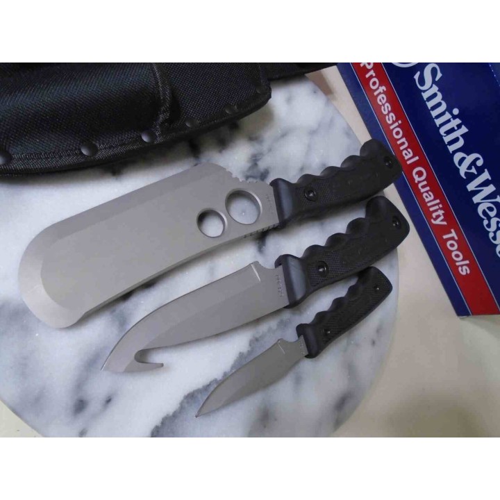 Set de Couteaux Smith&Wesson Campfire Lames Acier Inox Manches Caoutchouc Noir Étui Nylon SWCAMP - Livraison Gratuite