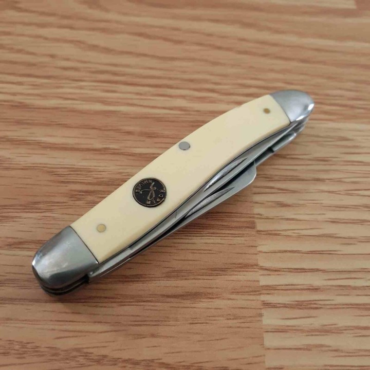 Couteau pliant Roper Pecos Medium Stockman 3 Lames Acier 1065 Manche Delrin Blanc RP0001CYD - Livraison Gratuite