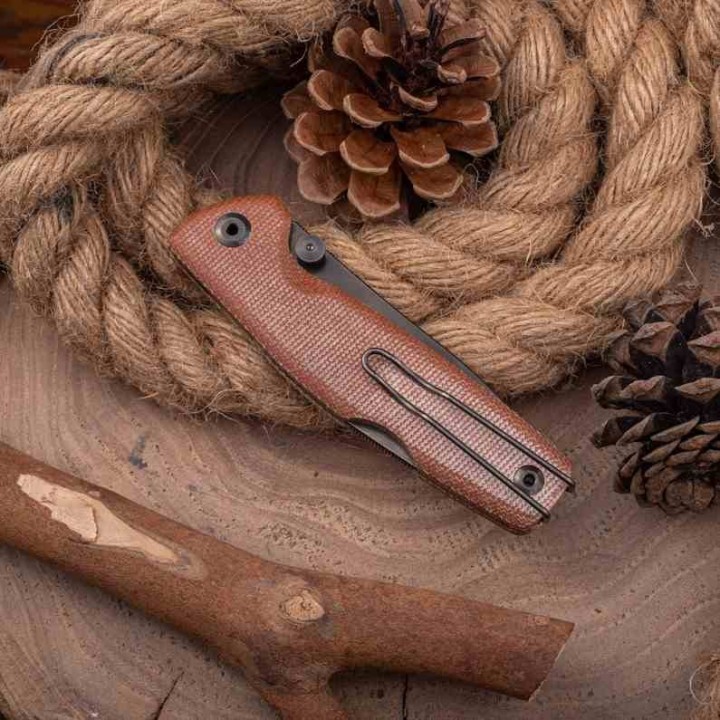 Couteau Real Steel RSK Yak Natural Lame Nessmuk Acier 14C28N Manche Micarta Sécurité Lockback Clip RS7871NM - Livraison Gratuite