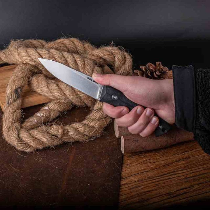 Couteau Real Steel Thorn Black Lame Acier K110 Manche G10 Étui Cuir RS3621BS - Livraison Gratuite