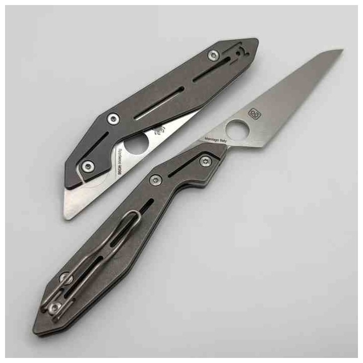 Couteau Spyderco NAND Lame Wharncliffe Acier Bohler M398 Manche Titane Clip Made Italy SC270TIP - Livraison Gratuite