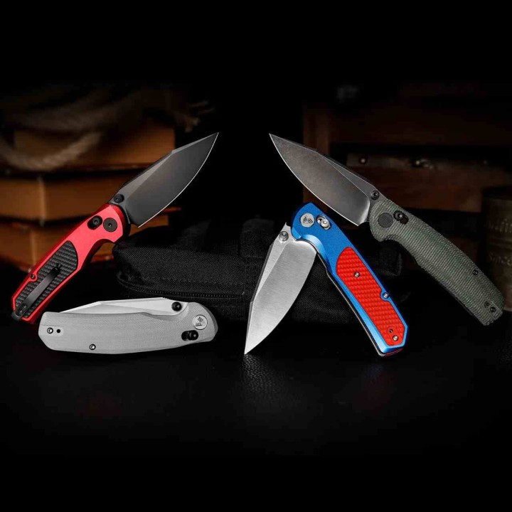 Couteau TRIVISA Hornet-08L Blue/Red Axis Lock Lame Acier 14C28N Manche Alu/G-10 TVJM01LA14 - Livraison Gratuite