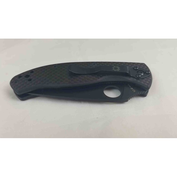 Couteau Spyderco Tenacious Carbon Fiber/G-10 Lame Acier 8Cr13MoV Noir Linerlock Clip SC122CFBBKP - Livraison Gratuite