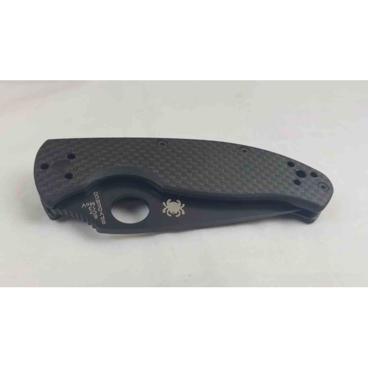 Couteau Spyderco Tenacious Carbon Fiber/G-10 Lame Acier 8Cr13MoV Noir Linerlock Clip SC122CFBBKP - Livraison Gratuite
