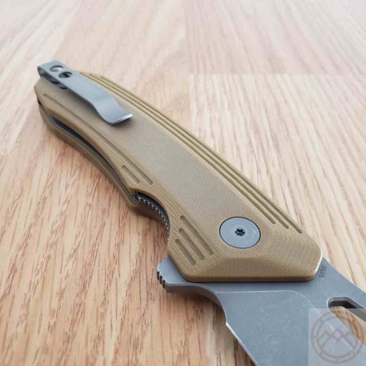 Couteau Damned Designs Banshee Tan Lame Tanto Modifiée Acier N690 Manche G-10 Linerlock Clip DMN003GT - Livraison Gratuite