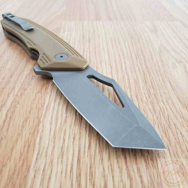 Couteau Damned Designs Banshee Tan Lame Tanto Modifiée Acier N690 Manche G-10 Linerlock Clip DMN003GT - Livraison Gratuite