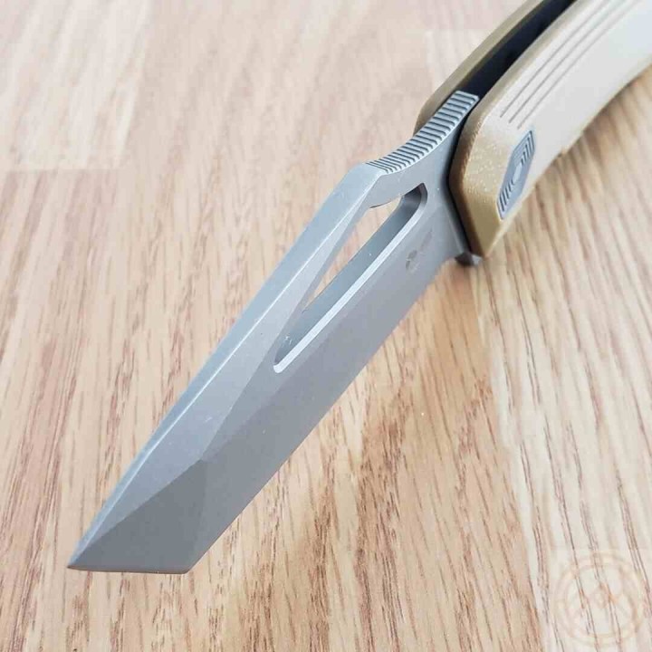 Couteau Damned Designs Banshee Tan Lame Tanto Modifiée Acier N690 Manche G-10 Linerlock Clip DMN003GT - Livraison Gratuite
