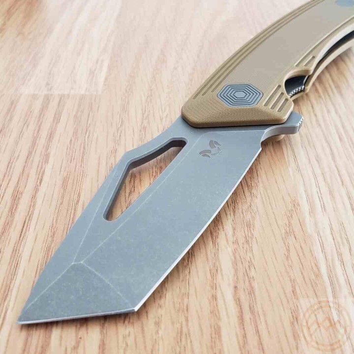 Couteau Damned Designs Banshee Tan Lame Tanto Modifiée Acier N690 Manche G-10 Linerlock Clip DMN003GT - Livraison Gratuite