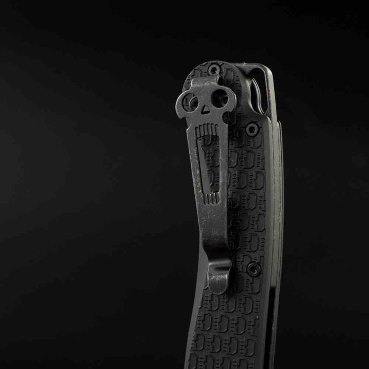 Couteau Daggerr Knives Toothpick Lame Clip Point Acier 8Cr14MoV BLK Manche ABS Linerlock DGRTPFBKBW - Livraison Gratuite