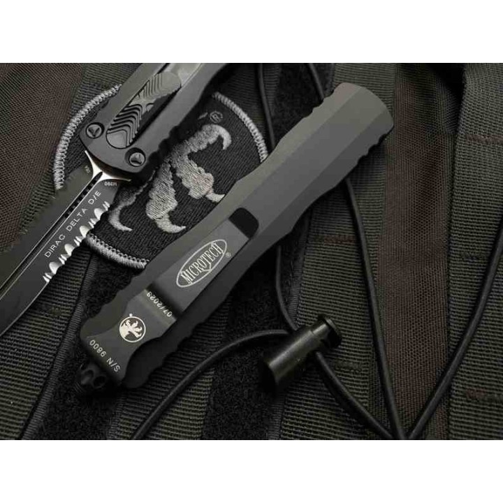 Couteau Automatique OTF Microtech Dirac Delta Lame Dague M390 Noire Serr Manche Alu Noir USA MCT2272T - Livraison Gratuite