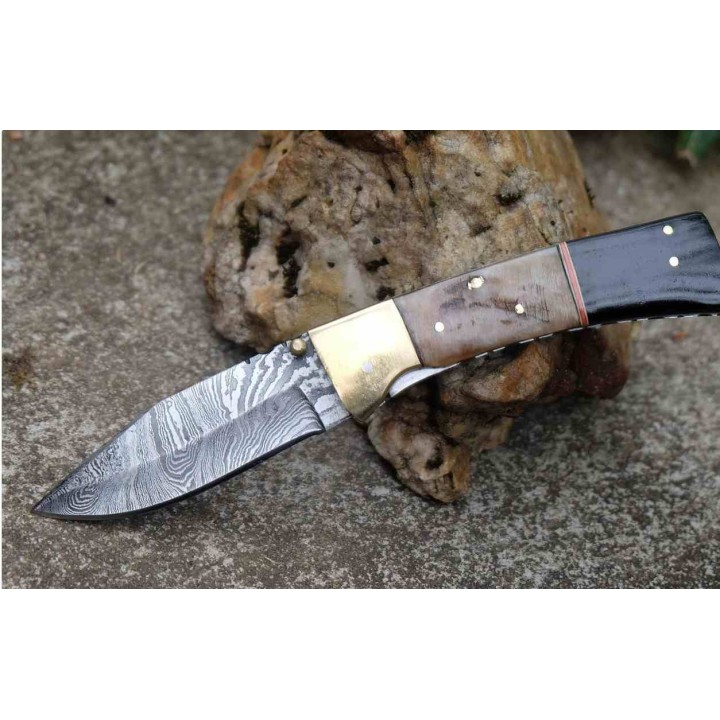 Beau Couteau Damas Lame Drop Point 128 Couches Manche Bélier & Résine Fab Artisanale Linerlock - Livraison Gratuite